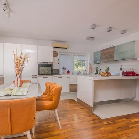 Apartments Stella & Luna Кърк Екстериор снимка