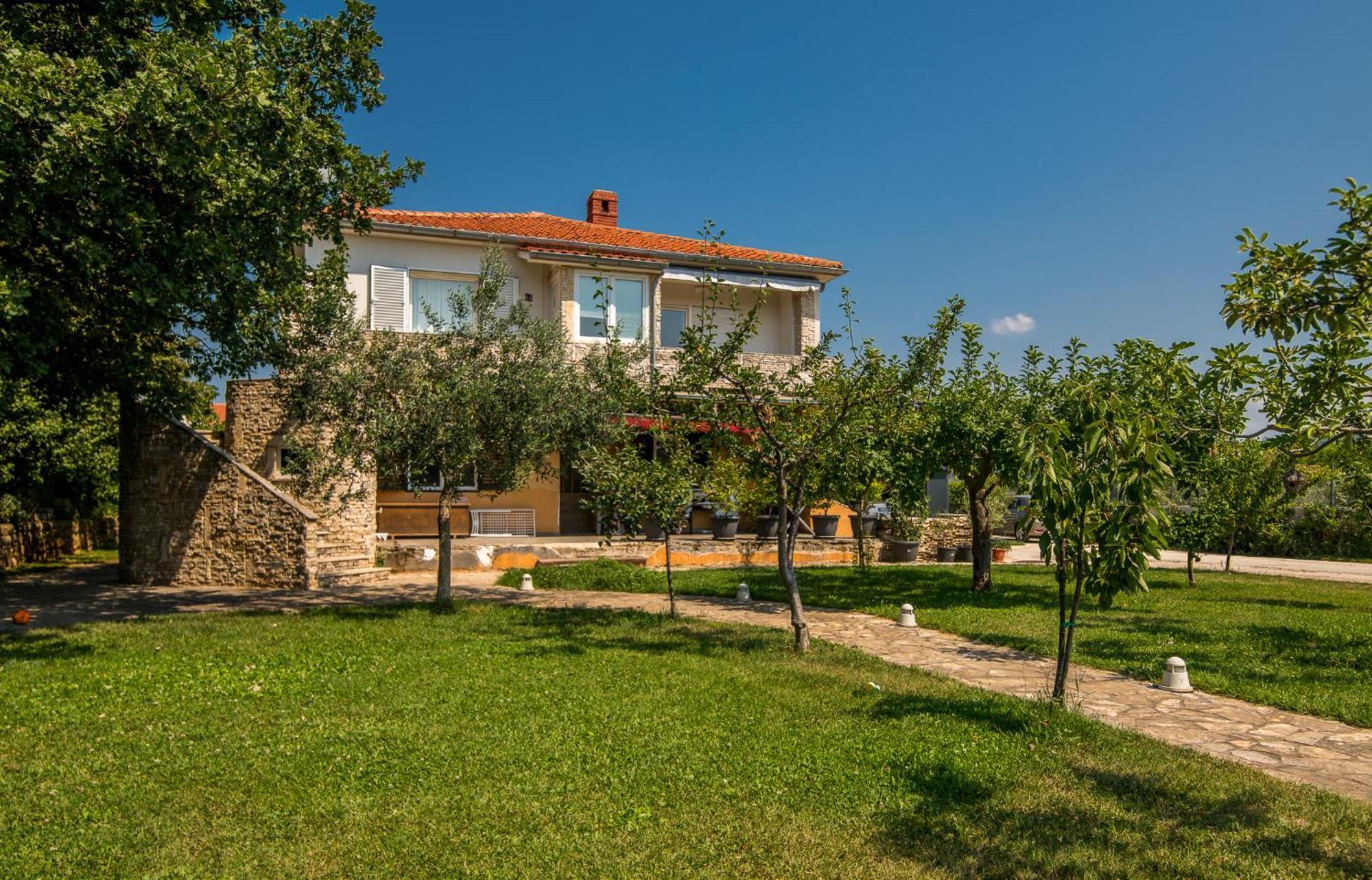 Apartments Stella & Luna Кърк Екстериор снимка
