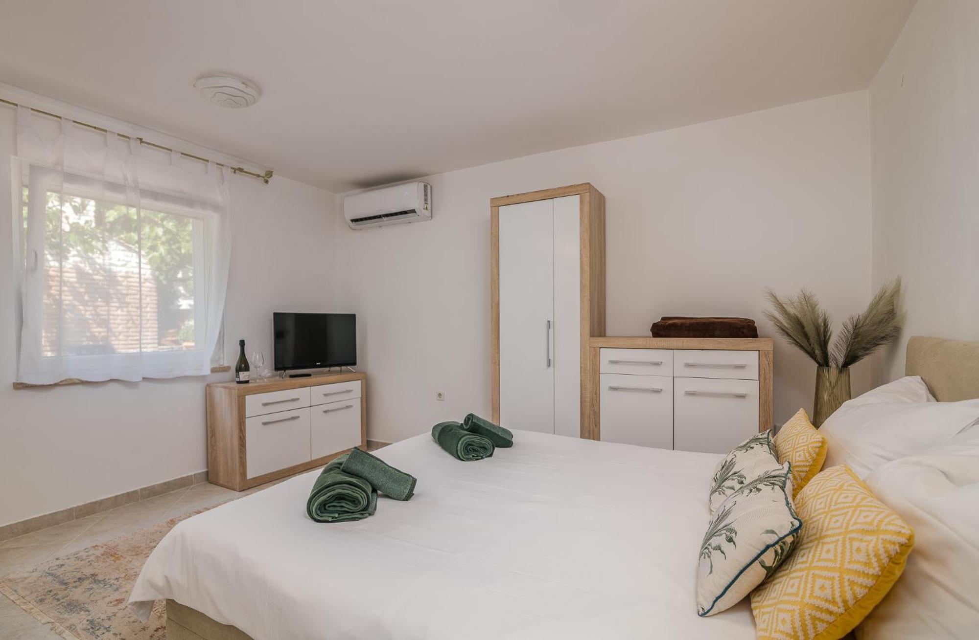 Apartments Stella & Luna Кърк Екстериор снимка