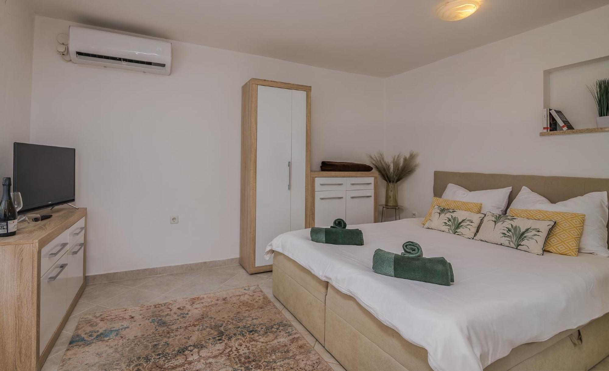 Apartments Stella & Luna Кърк Екстериор снимка